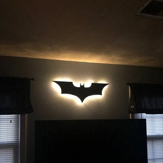 Lumină Nocturnă LED Aripi Batman – Ambientă, Cu Telecomandă și Culori RGB